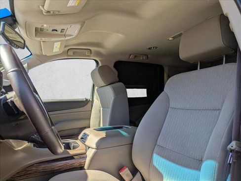 Used 2017 GMC Yukon SLE w/ SLE Value Package image 11