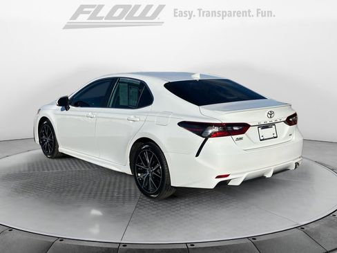 Used 2023 Toyota Camry SE image 6