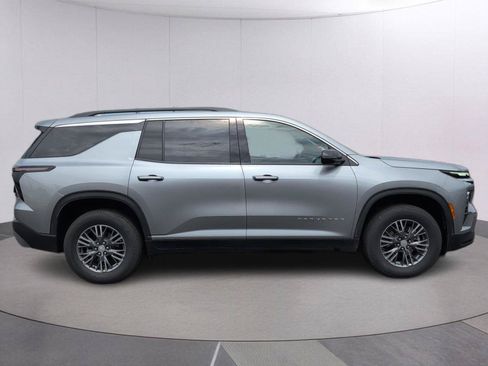 Certified 2026 Chevrolet Traverse LT FWD image 8