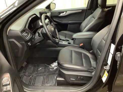 Used 2025 Ford Escape Platinum AWD/4WD image 14
