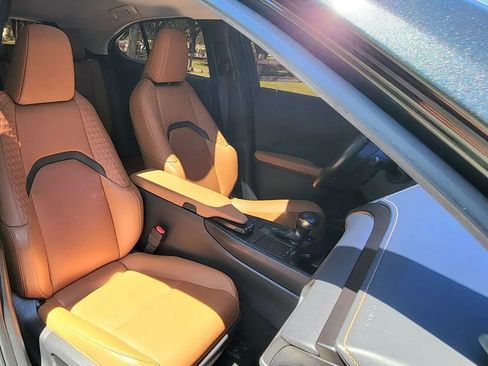 Used 2021 Lexus UX 200 w/ Accessory Package (Z2) FWD image 7