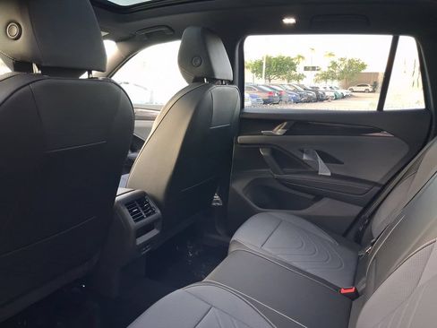 New 2026 Volkswagen Tiguan SE R-Line FWD image 5
