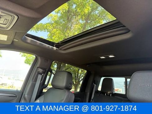 Used 2025 GMC Sierra 1500 AT4 w/ AT4 Premium Package AWD/4WD image 19
