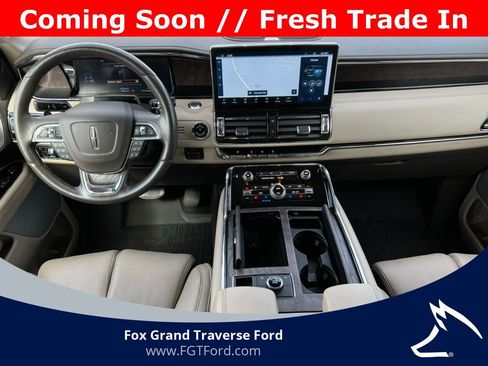 Used 2023 Lincoln Navigator Reserve w/ Equipment Group 201A AWD/4WD image 3