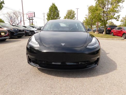 Used 2018 Tesla Model 3 Long Range RWD image 2