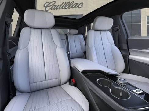 New 2026 Cadillac Lyriq Luxury w/ LPO, Floor Liner Package AWD/4WD image 16