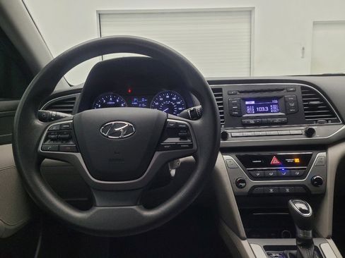 Used 2017 Hyundai Elantra SE image 22