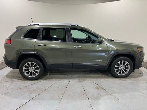 Used 2019 Jeep Cherokee Latitude Plus w/ Comfort/Convenience Group AWD/4WD image 15