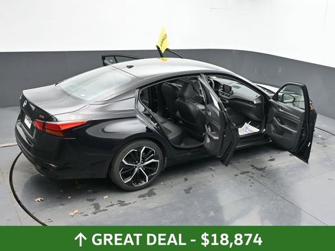 Used 2024 Nissan Altima 2.5 SR FWD image 69