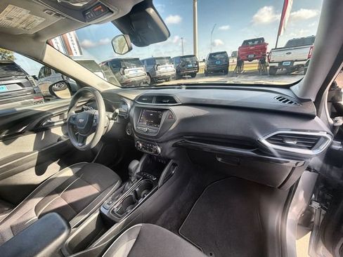 Used 2023 Chevrolet TrailBlazer LT FWD image 27