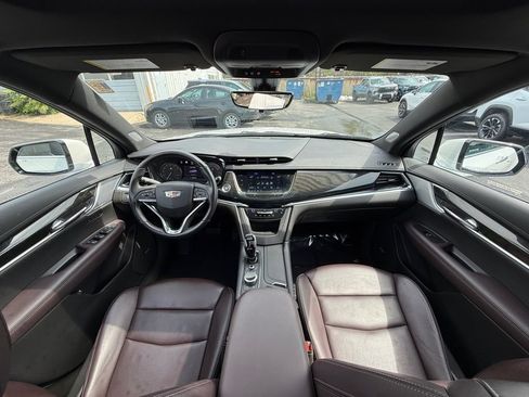 Used 2023 Cadillac XT6 Premium Luxury w/ Technology Package AWD/4WD image 24