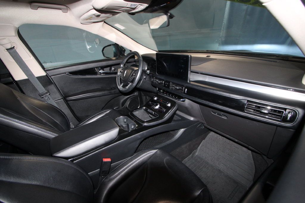 Used 2023 Lincoln Nautilus AWD w/ Premium Package image 21