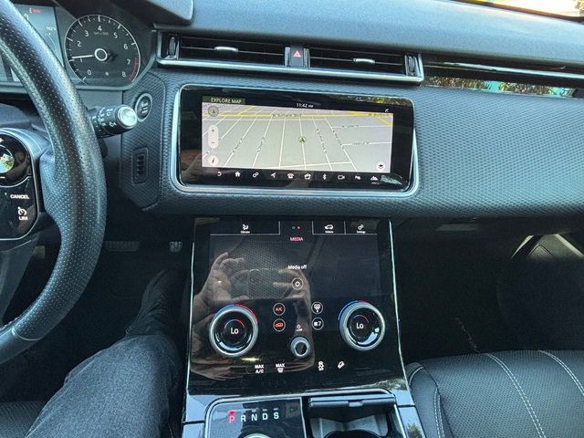 Used 2019 Land Rover Range Rover Velar S AWD/4WD image 46