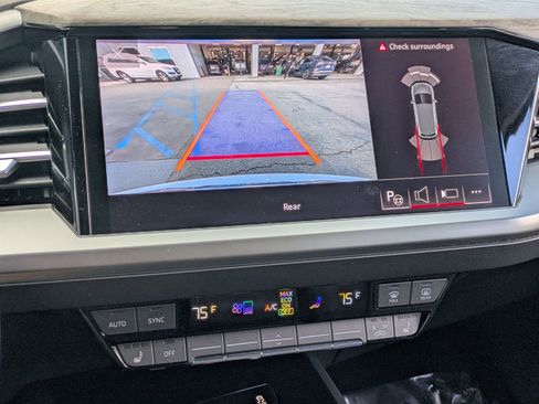 Used 2024 Audi Q4 e-tron Prestige image 12