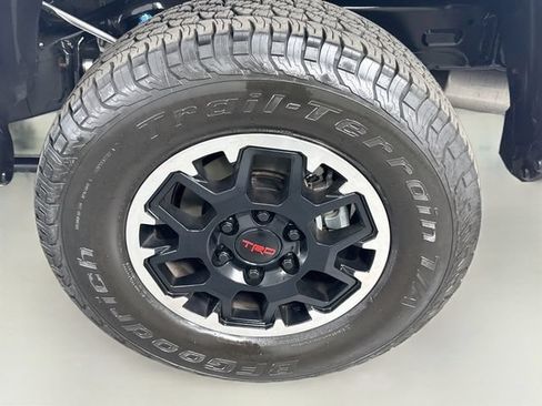 Certified 2026 Toyota Tacoma TRD Off-Road AWD/4WD image 31