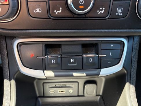 Used 2023 GMC Terrain SLE w/ Driver Convenience Package FWD image 21