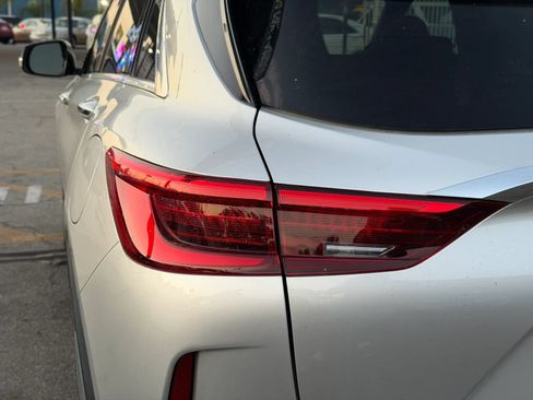 Used 2019 INFINITI QX50 Essential w/ Sensory Package AWD/4WD image 31