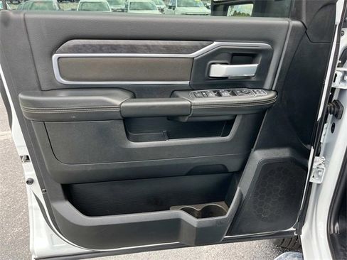 Used 2024 RAM 3500 Big Horn image 29