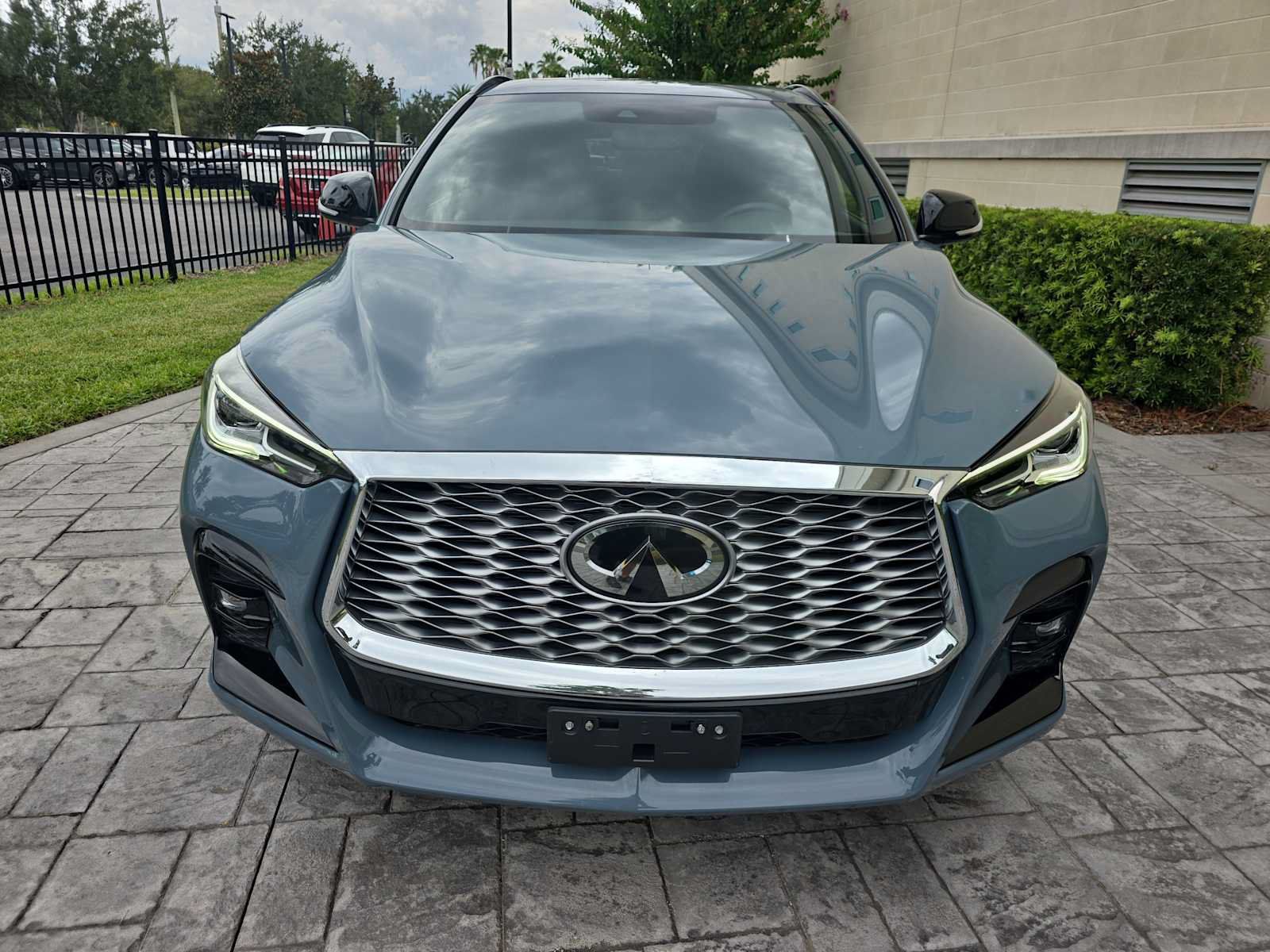 Used 2023 INFINITI QX55 Luxe w/ Cargo Package AWD/4WD image 2
