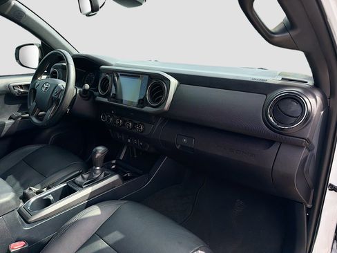 Used 2019 Toyota Tacoma TRD Off-Road image 13