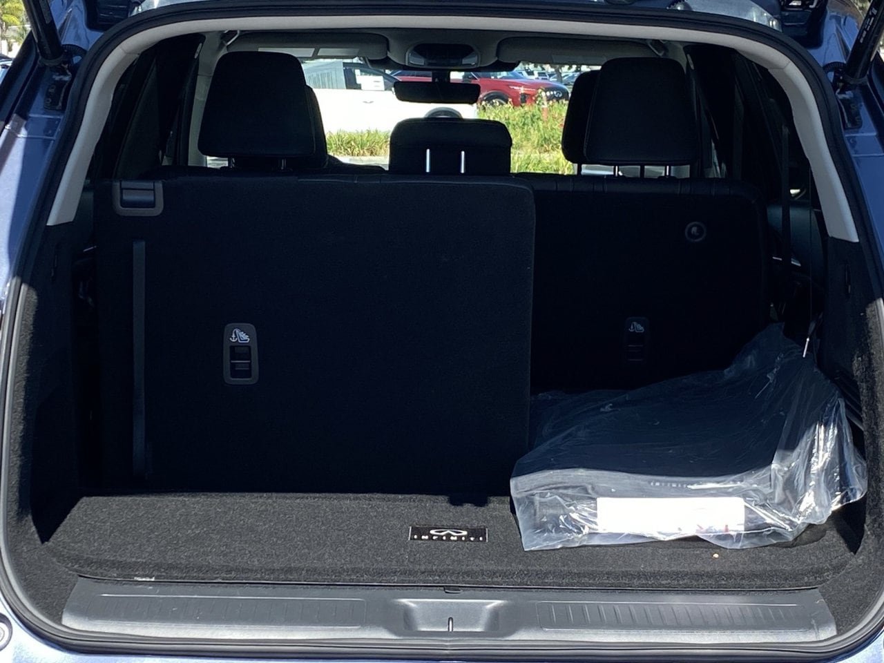 Certified 2027 INFINITI QX60 Luxe w/ Cargo Package FWD image 13
