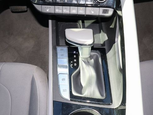 Used 2025 Hyundai Elantra SEL image 20