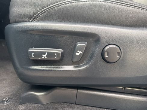 Used 2024 Toyota 4Runner SR5 Premium image 18