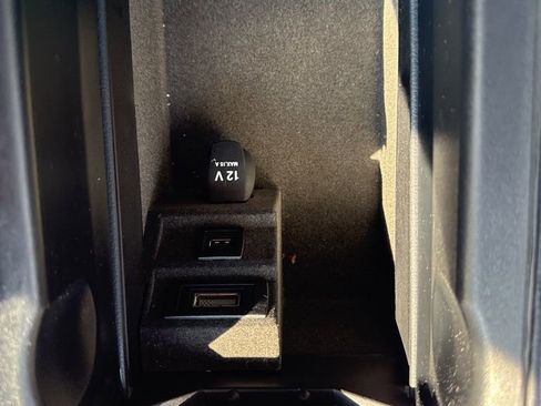 Used 2013 Mercedes-Benz SL 550 image 24