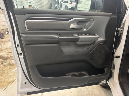 Used 2019 RAM 1500 Big Horn AWD/4WD image 9