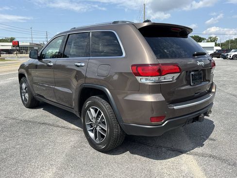 Used 2021 Jeep Grand Cherokee Limited w/ Luxury Group II RWD image 3