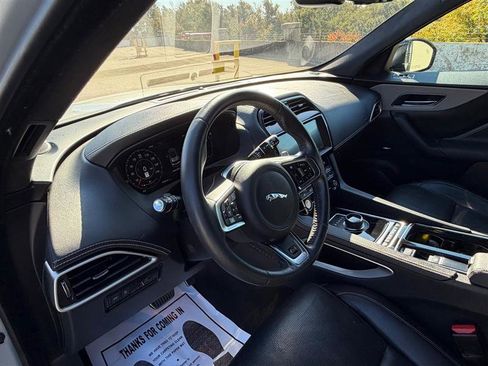 Used 2019 Jaguar F-PACE S image 34