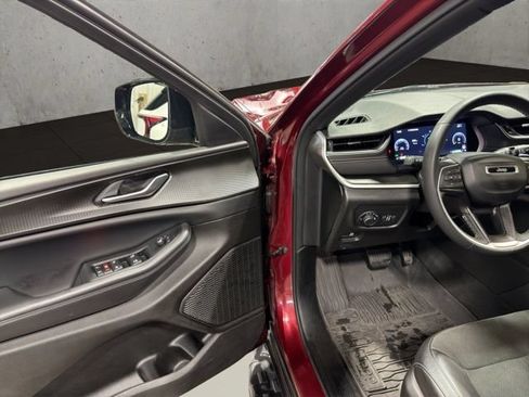 Used 2023 Jeep Grand Cherokee L Laredo AWD/4WD image 12
