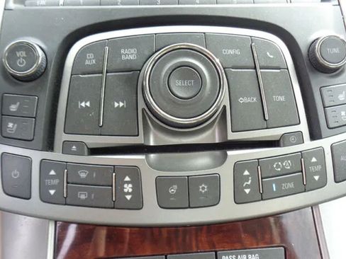 Used 2010 Buick LaCrosse CXL w/ Luxury Package AWD/4WD image 15