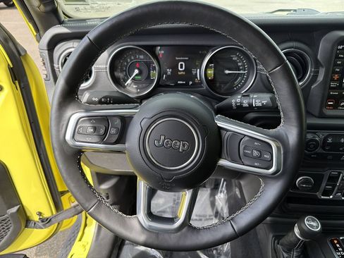 Used 2023 Jeep Wrangler Unlimited Sahara w/ Cold Weather Group AWD/4WD image 22