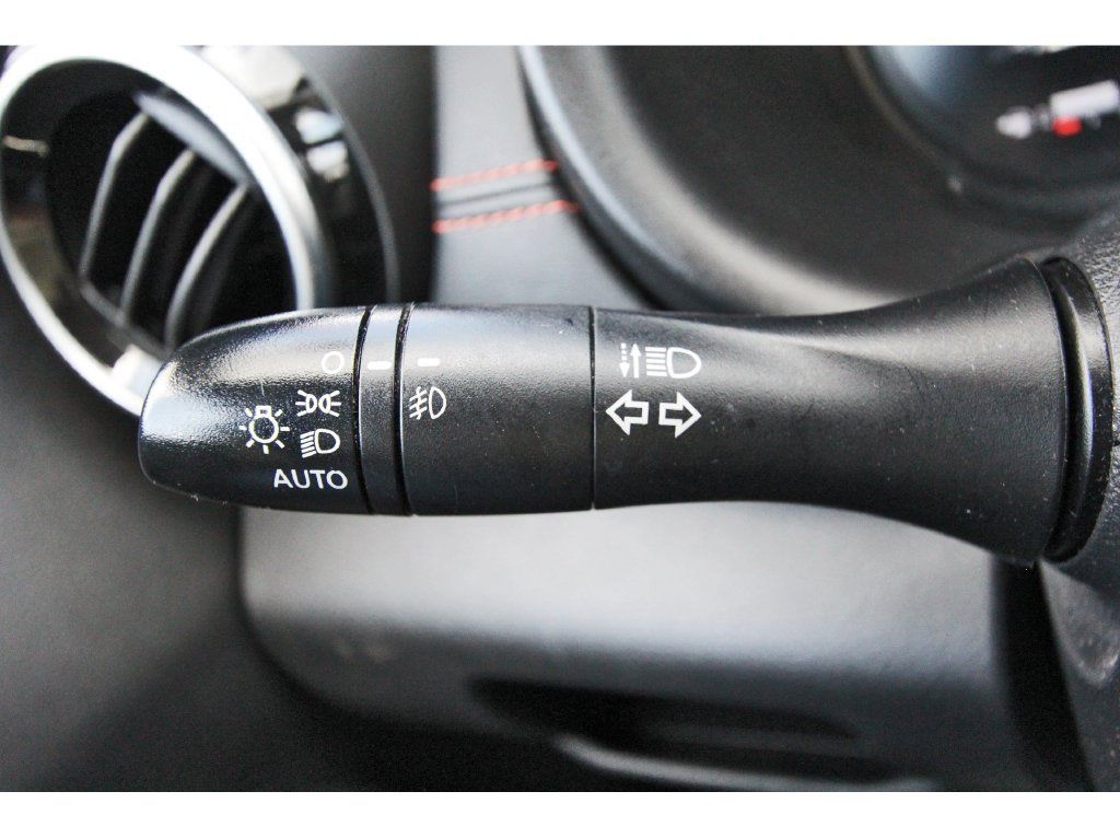 Used 2023 Nissan Kicks SR FWD image 11