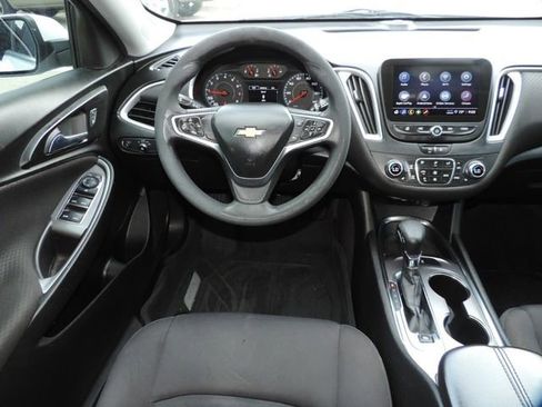 Used 2022 Chevrolet Malibu LT image 22