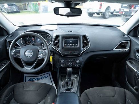 Used 2021 Jeep Cherokee Latitude image 15