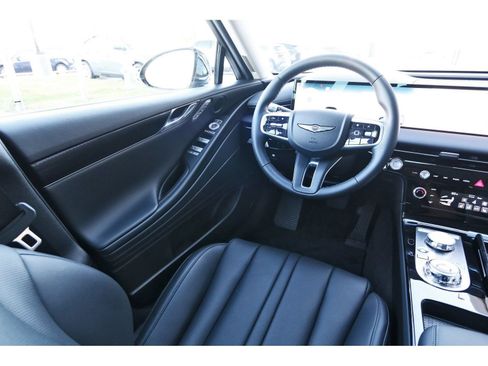 Used 2025 Genesis G80 2.5T image 9