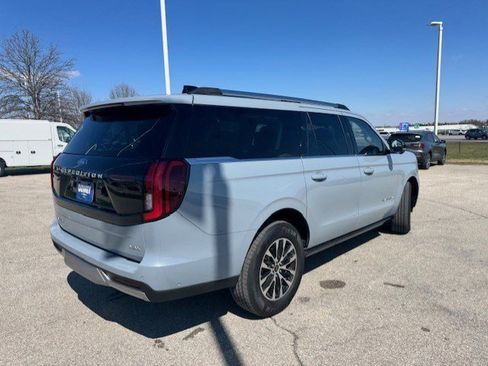 Used 2025 Ford Expedition Max Platinum image 8
