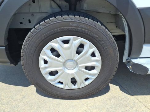 Used 2025 Ford Transit 250 Low Roof w/ Exterior Upgrade Package RWD image 4