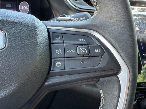 Used 2023 Jeep Grand Cherokee L Laredo AWD/4WD image 20