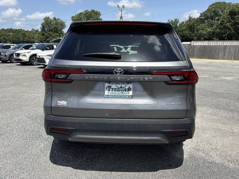 Used 2025 Toyota Grand Highlander FWD image 4