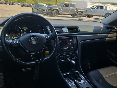 Used 2018 Volkswagen Passat 2.0T S image 4
