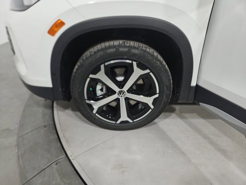 New 2026 Volkswagen Tiguan SE AWD/4WD image 25