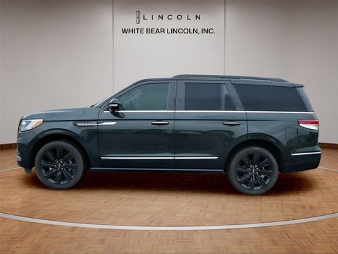 Used 2022 Lincoln Navigator Black Label image 8