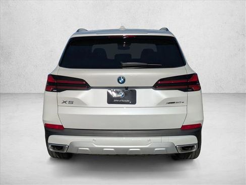 Used 2026 BMW X5 xDrive50e w/ Climate Comfort Package AWD/4WD image 8
