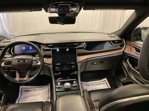 Used 2023 Jeep Grand Cherokee L Summit w/ Advanced Protech Group IV AWD/4WD image 37