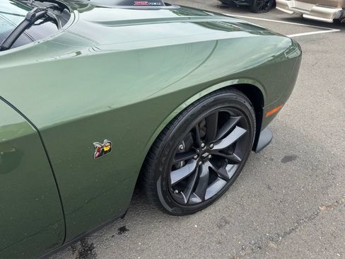 Used 2019 Dodge Challenger R/T Scat Pack w/ Shaker Package RWD image 15