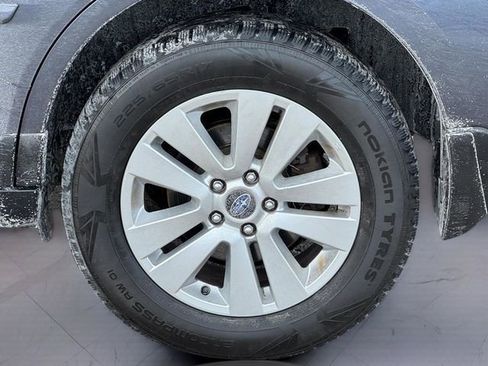 Used 2017 Subaru Outback 2.5i Premium image 7