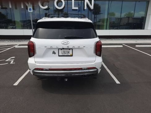 Used 2025 Hyundai Palisade Calligraphy FWD image 4